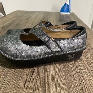 Alegria Metallic Silver Crackle Leather Mary Jane Shoes